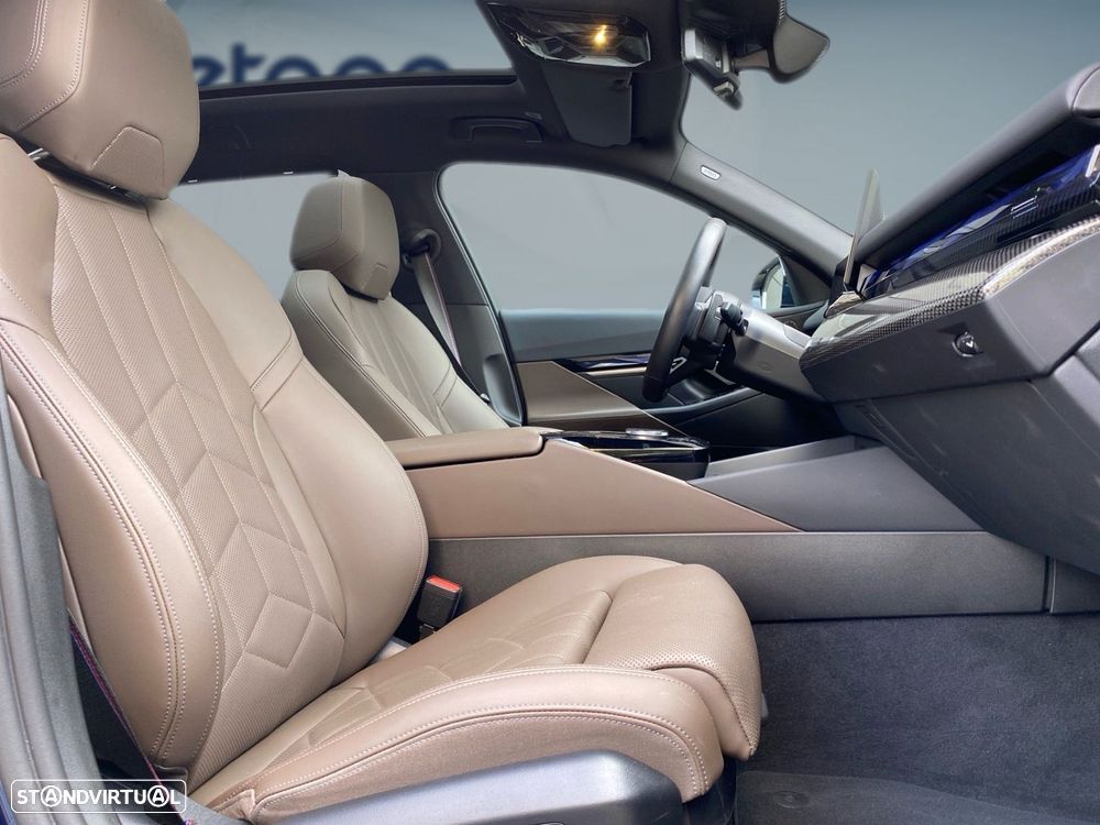 BMW 520 d Pack Desportivo M Pro - 22