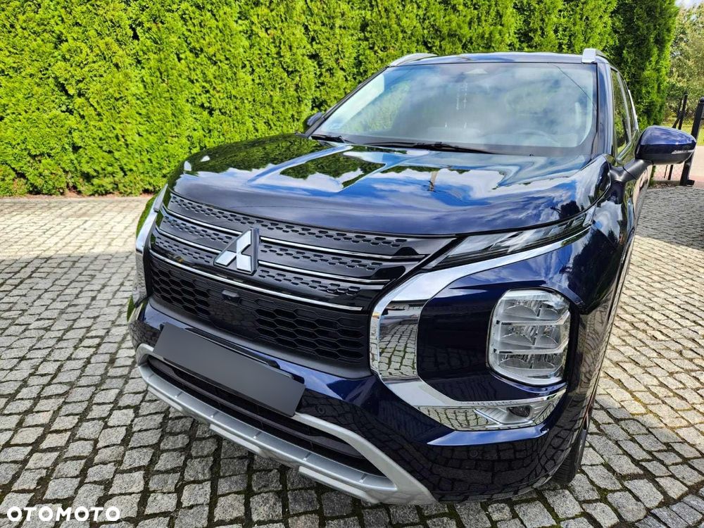 Mitsubishi Outlander - 1