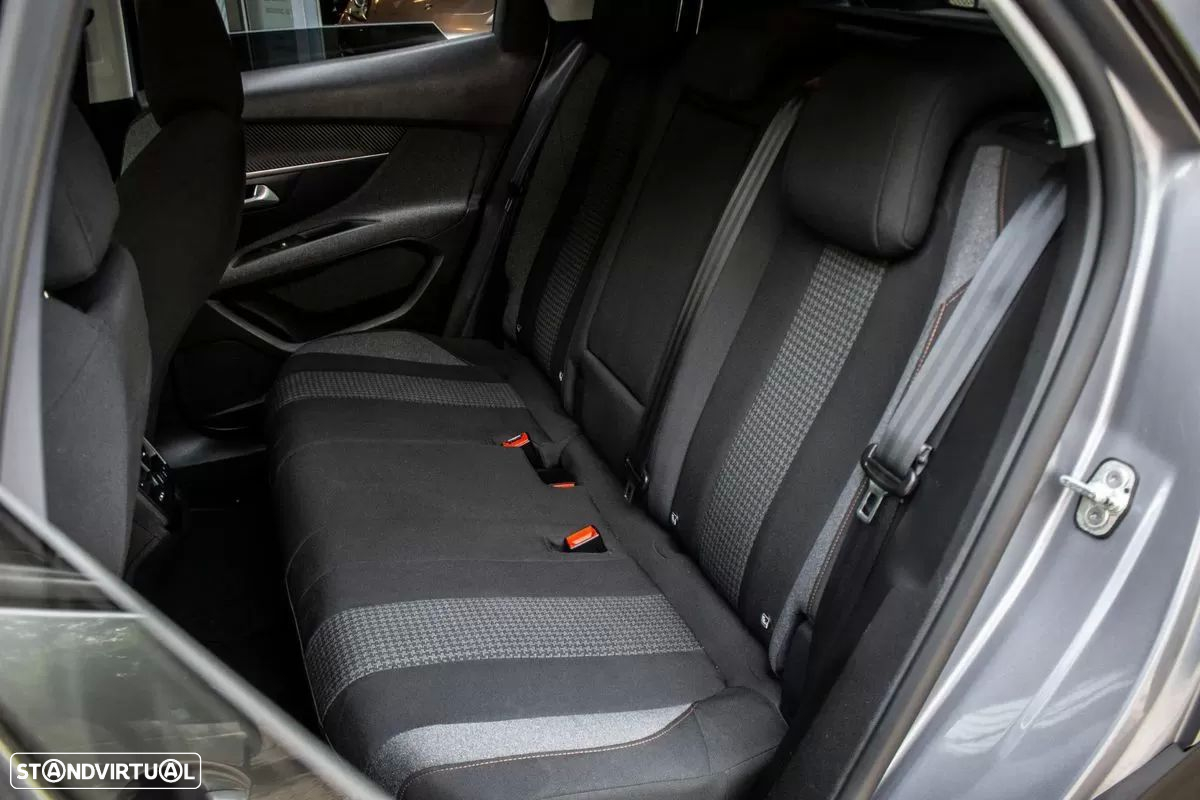 Peugeot 3008 1.2 PureTech Allure EAT8 - 28