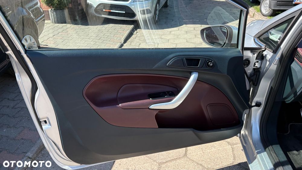 Ford Fiesta 1.4 Champions Edition - 18