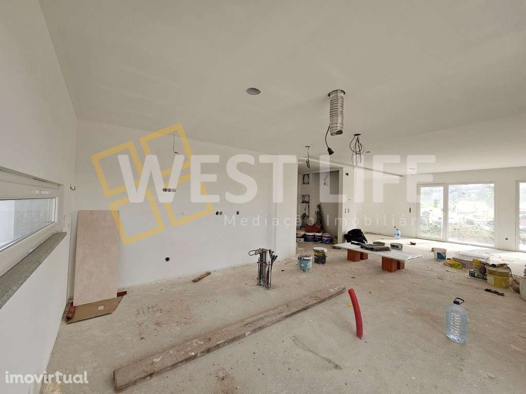 FANTÁSTICA moradia T3 NOVA de arquitetura contemporânea - 5 minutos... - Grande imagem: 5/36