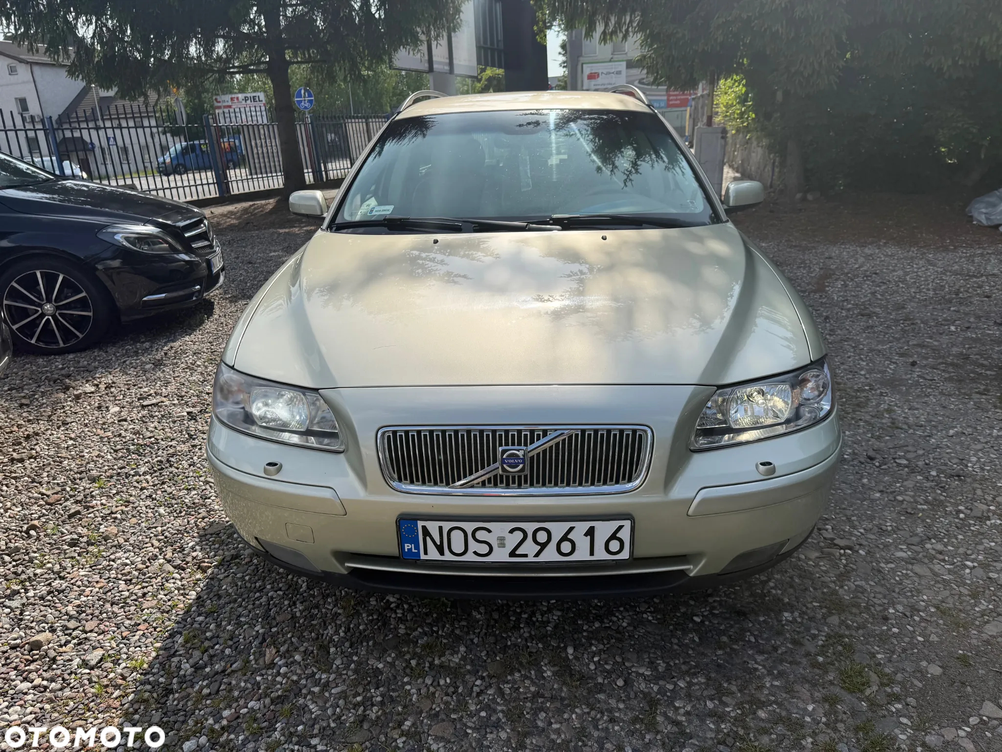 Volvo V70 2.4 Premium - 16