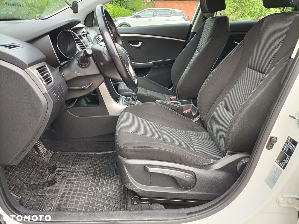 Hyundai i30 1.6 CRDi Comfort - 24
