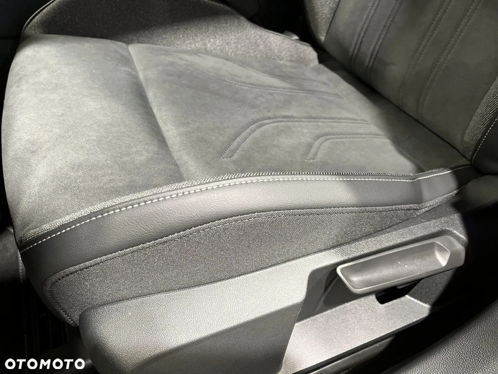 Volkswagen Golf Variant - 10