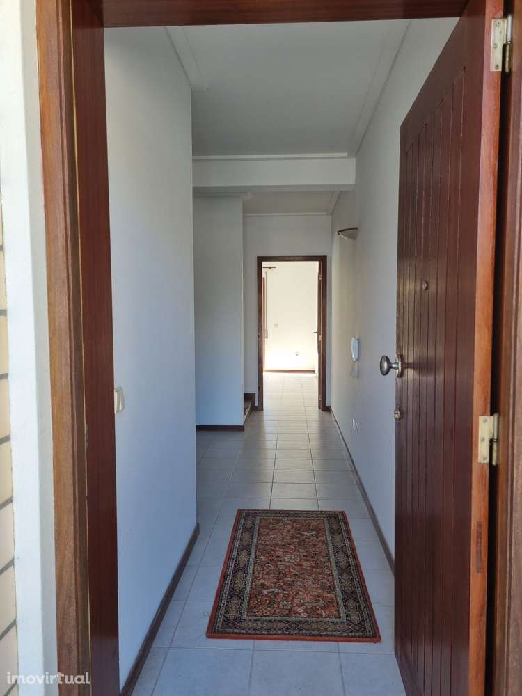 Moradia T2 c/ garagem - Aradas - Grande imagem: 2/21