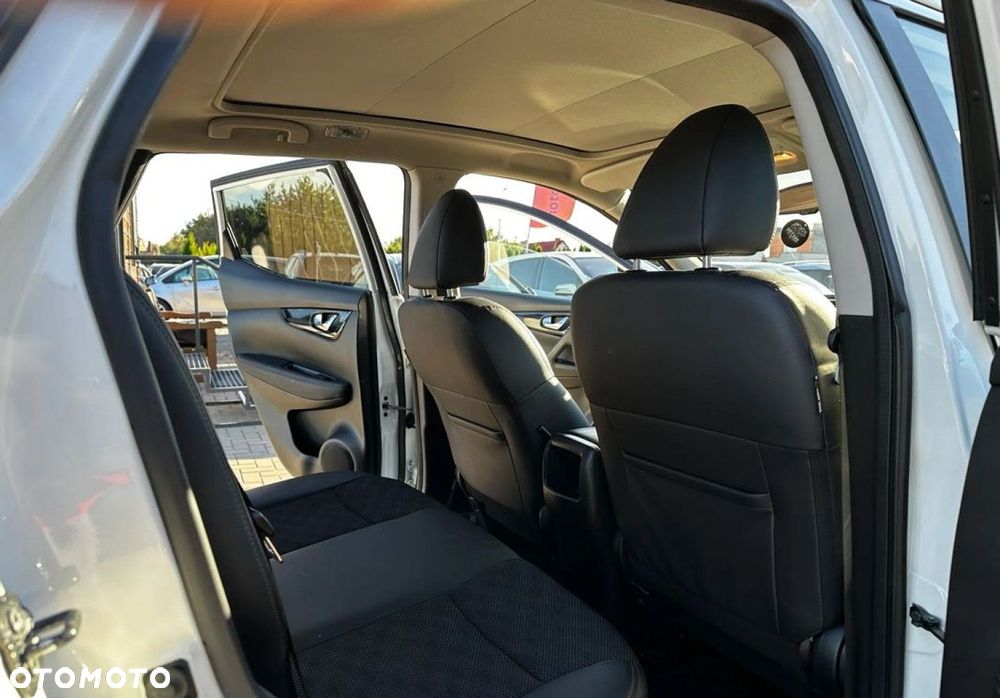 Nissan Qashqai - 25