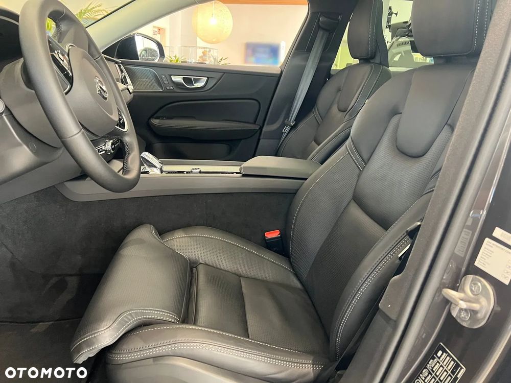 Volvo V60 B4 B DKG Ultimate Dark - 24