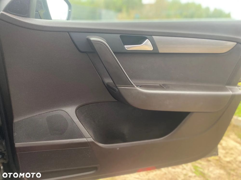 Volkswagen Passat 2.0 TDI Comfortline - 15