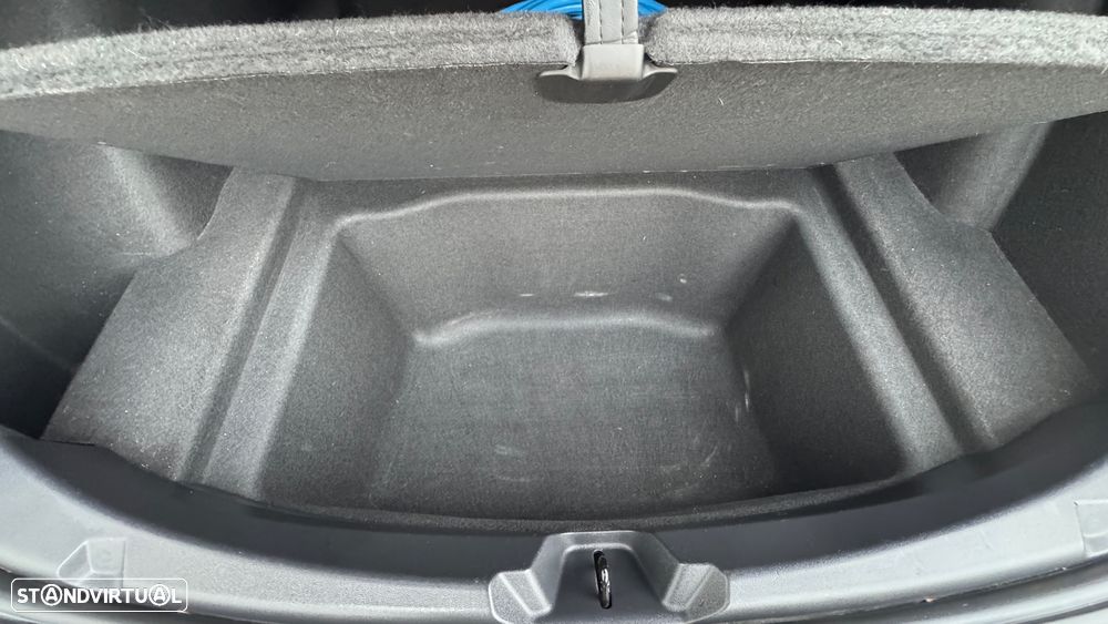 Tesla Model 3 Long-Range Dual Motor AWD - 30