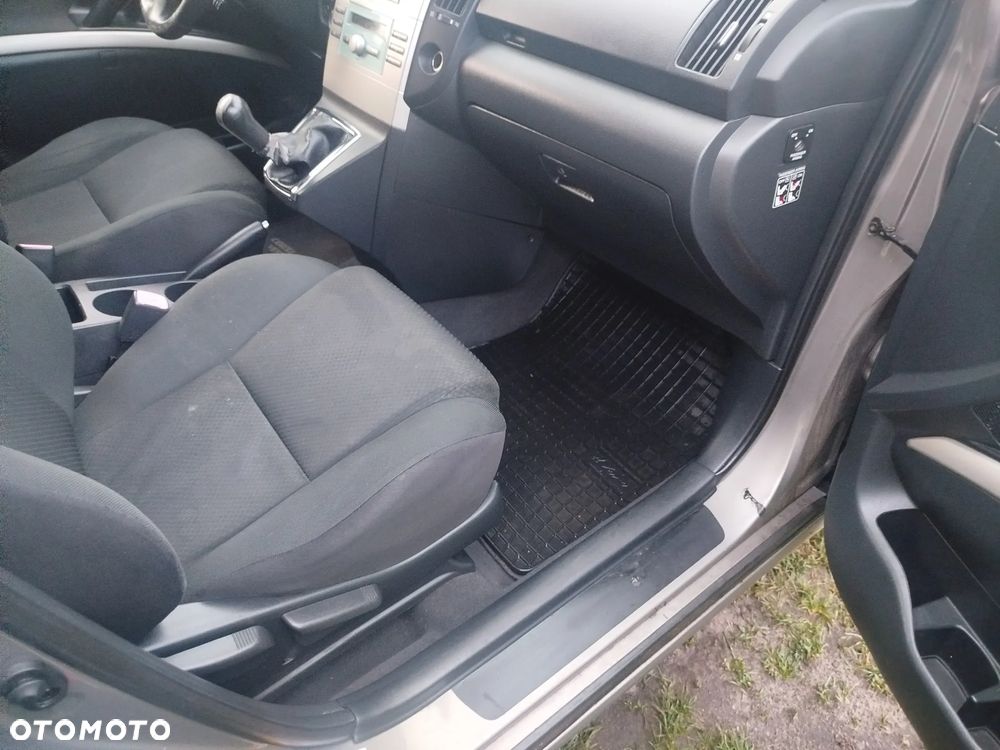 Toyota Corolla Verso 2.0 D-4D Sol - 25