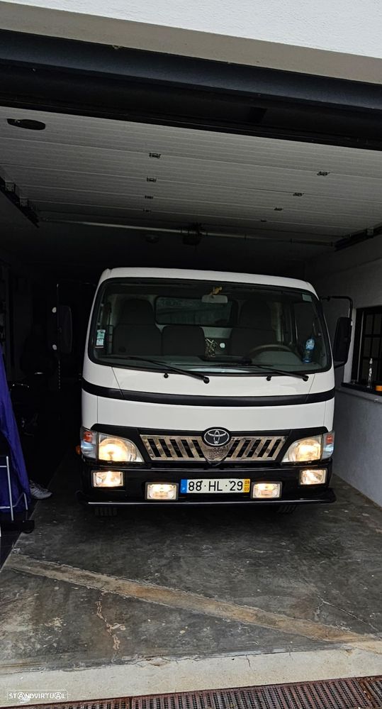 Toyota DYNA - 4