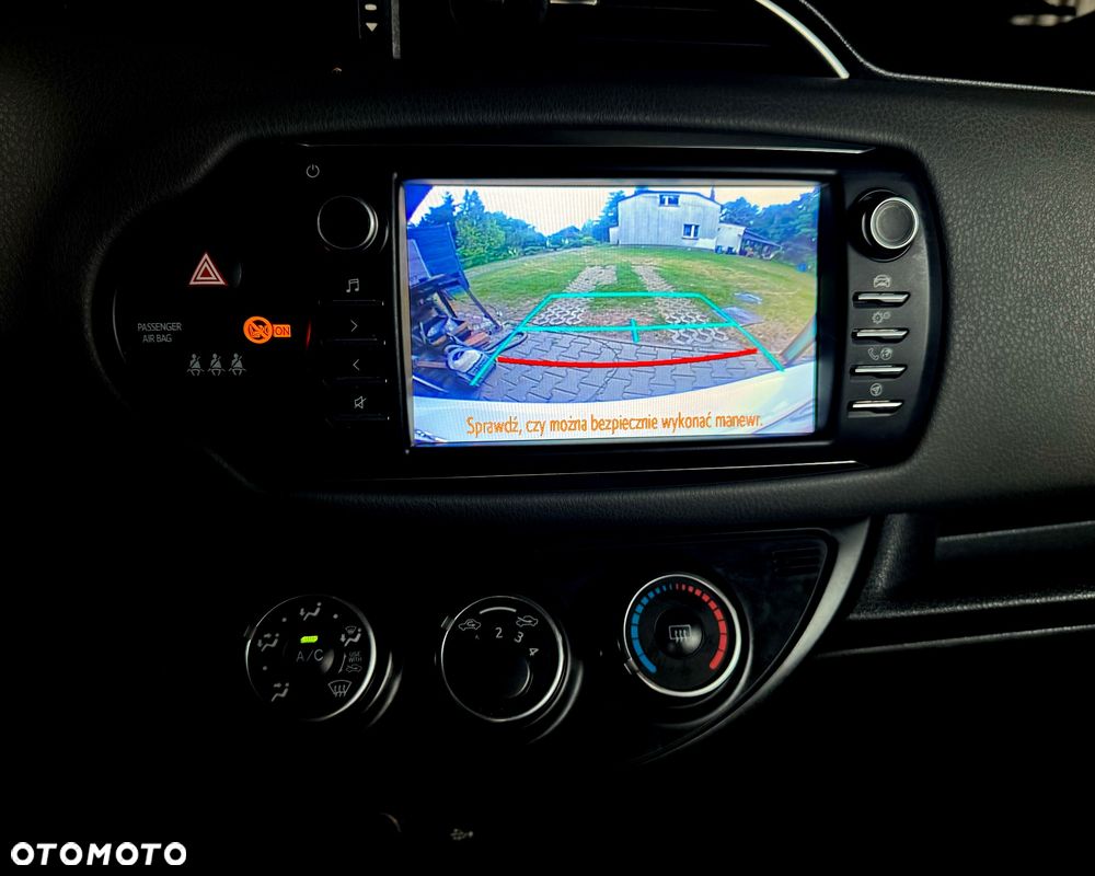 Toyota Yaris 1.5 Premium - 9