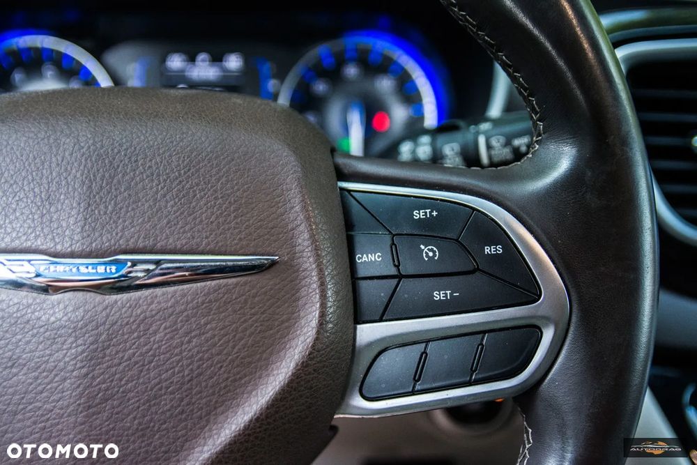 Chrysler Pacifica - 22