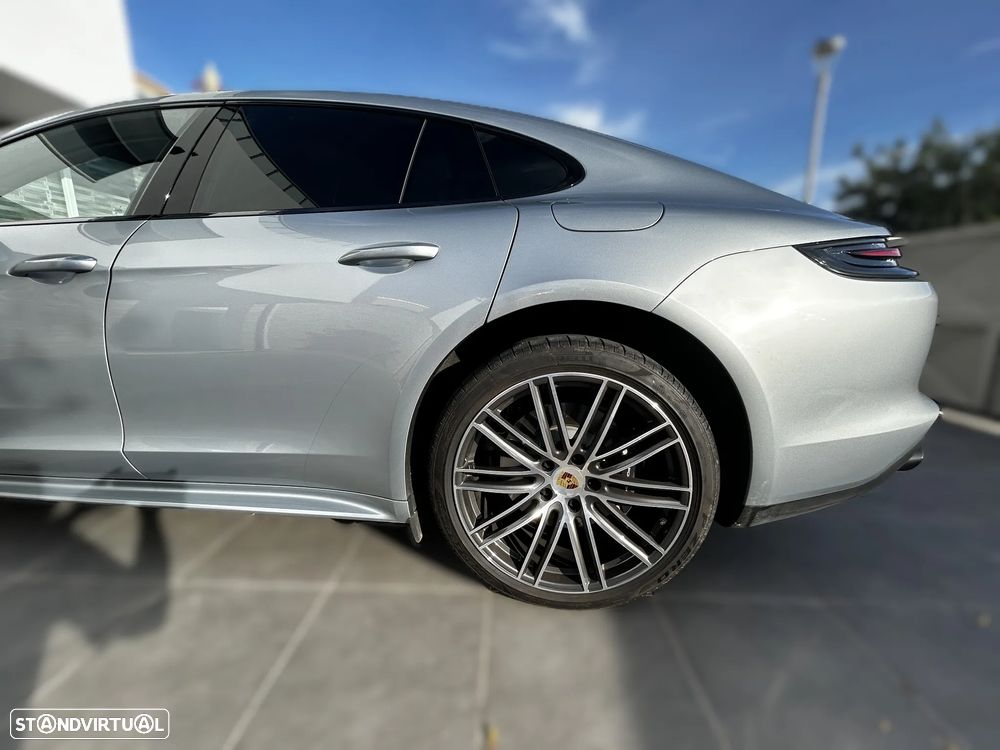 Porsche Panamera 4 E-Hybrid 10 Years Edition - 8