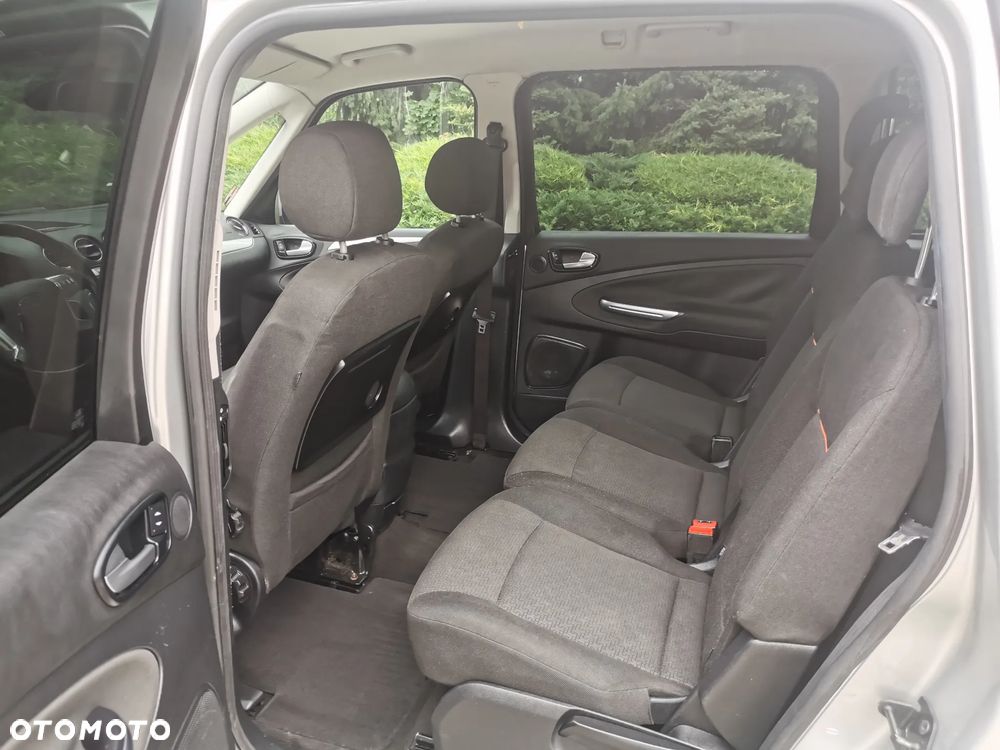 Ford Galaxy 2.0 TDCi Ambiente - 9