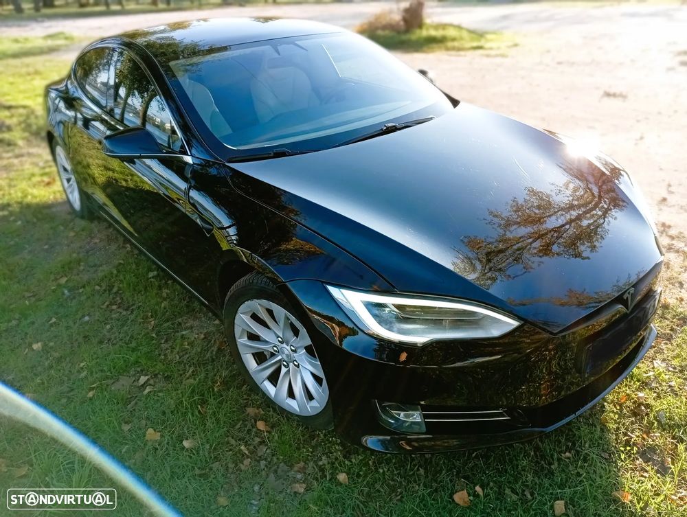 Tesla Model S - 19