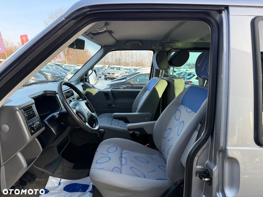 Volkswagen Multivan Standard - 24