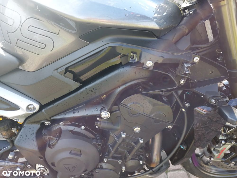 Triumph Street Triple - 14