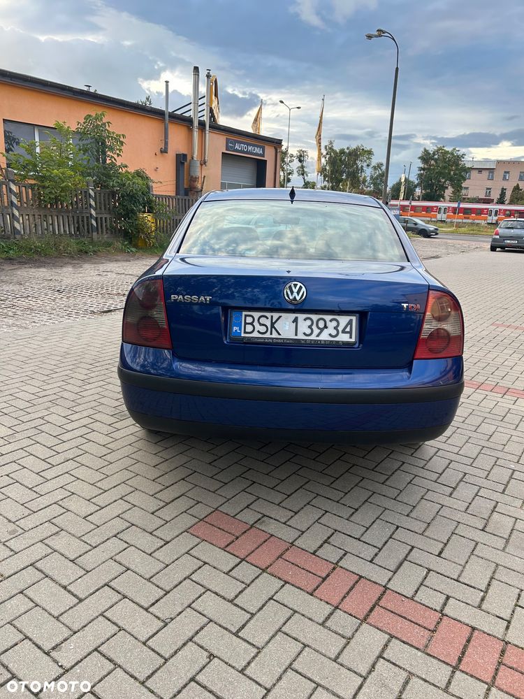 Volkswagen Passat 1.9 TDI Comfortline - 6