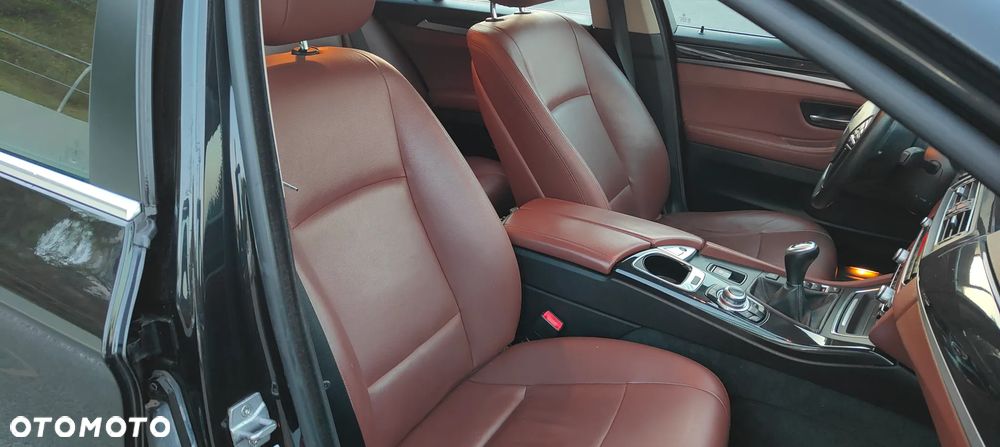 BMW Seria 5 525d Luxury Line - 17