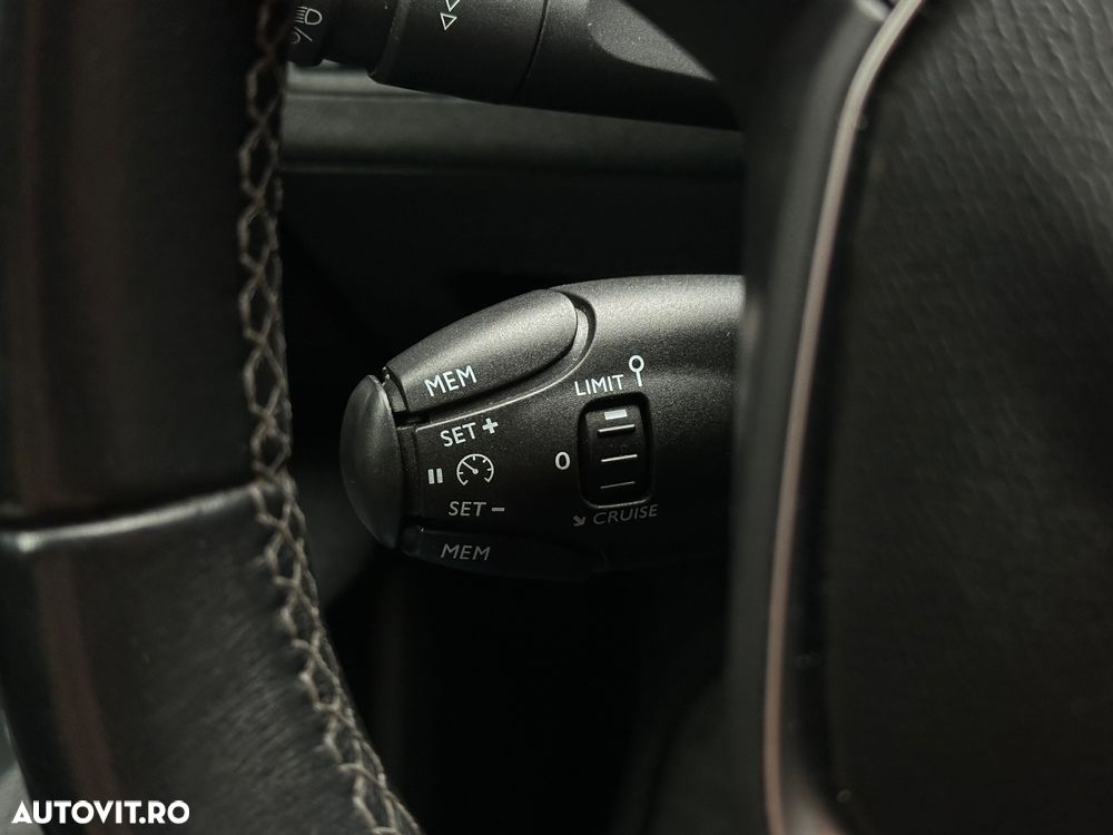 Peugeot 3008 1.6 BlueHDI S&S Active - 32