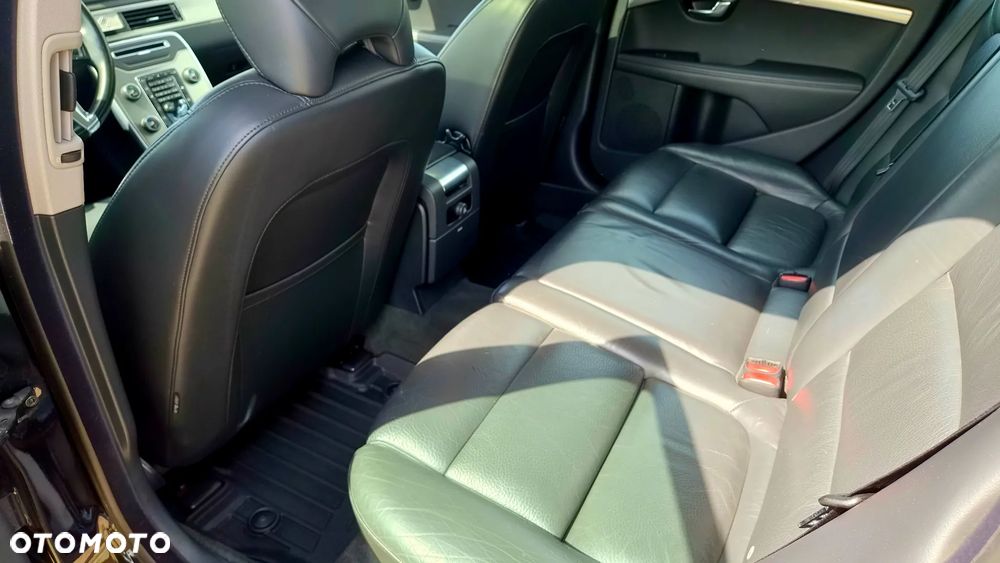 Volvo V70 D4 Geartronic Momentum - 20