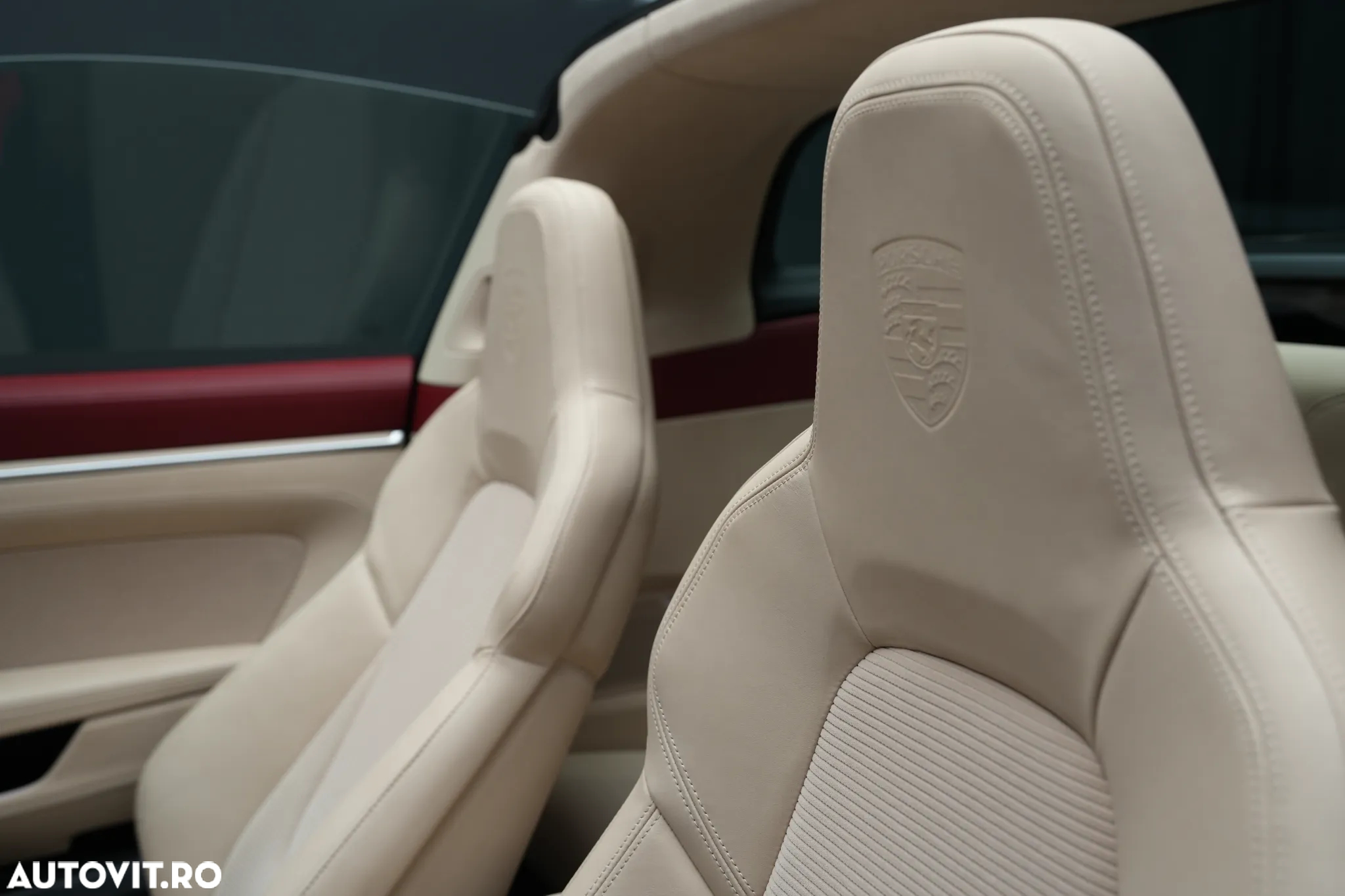 Porsche 911 Targa 4S PDK Heritage Design Edition - 24