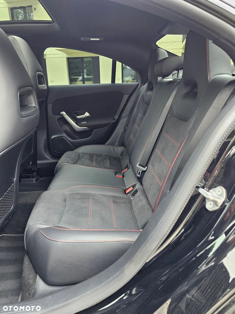 Mercedes-Benz CLA 250 AMG Line 7G-DCT - 32