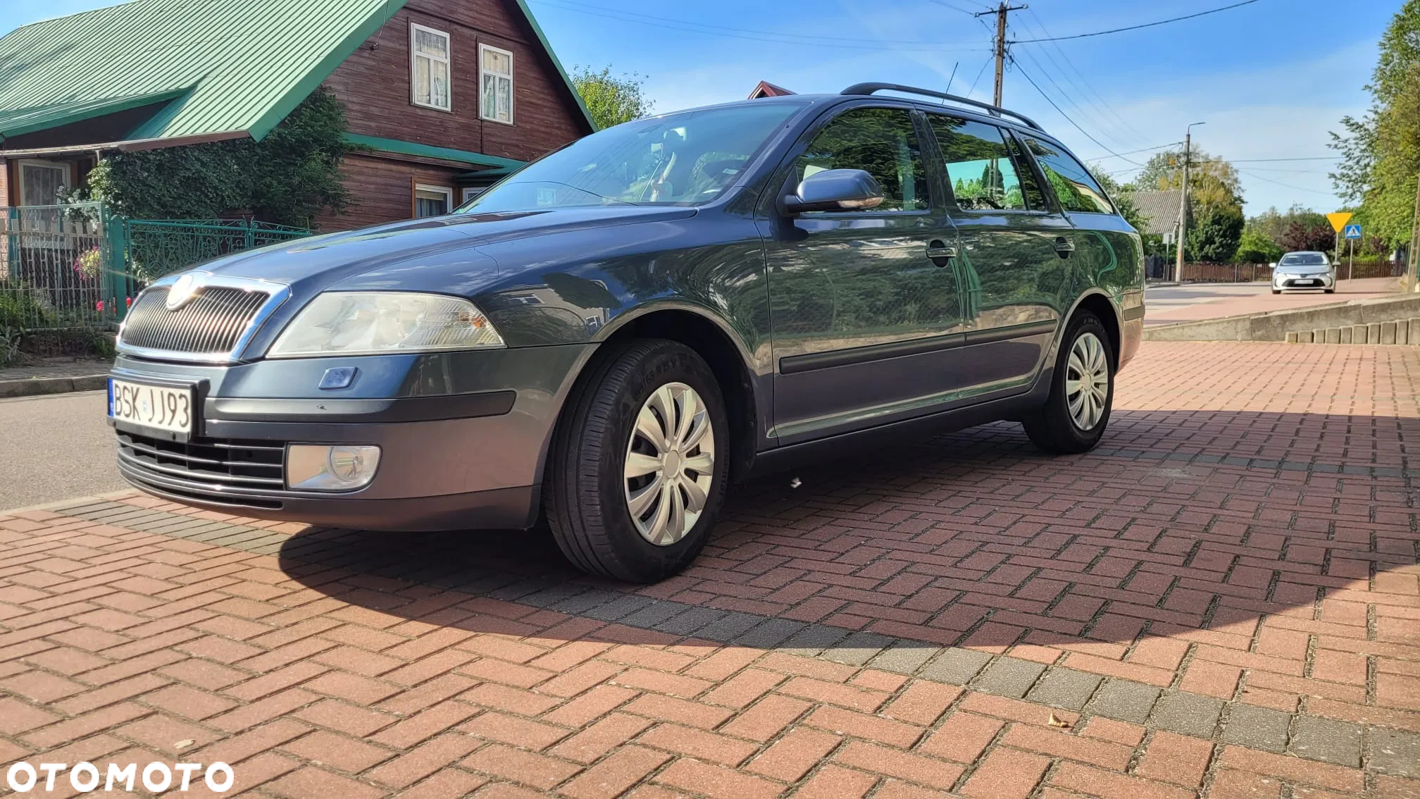 Skoda Octavia Combi 2.0 TDI DPF Ambiente - 2