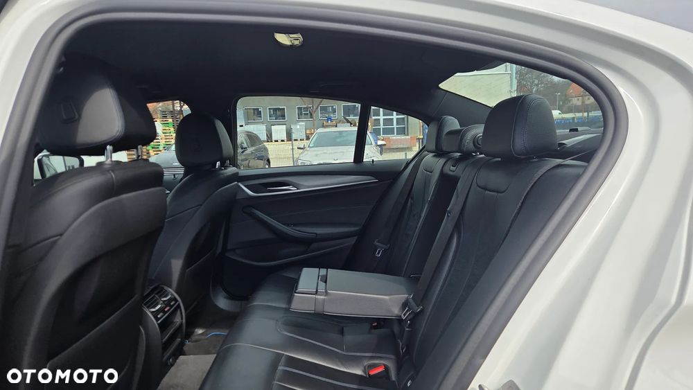 BMW Seria 5 520d xDrive M Sport sport - 24