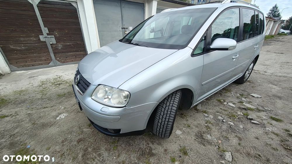 Volkswagen Touran 2.0 TDI Highline DSG - 8