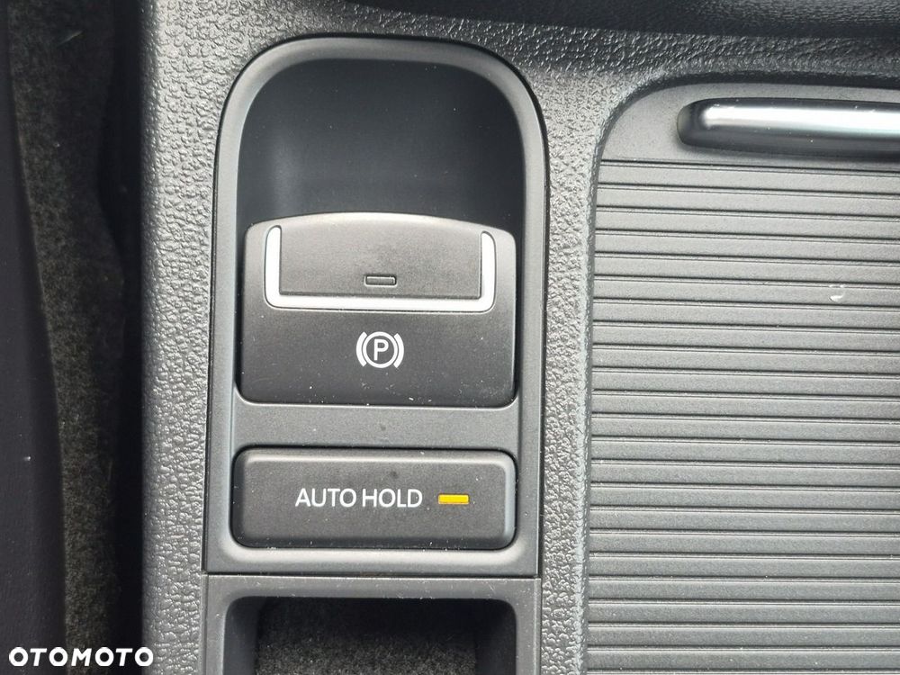 Volkswagen Tiguan - 32