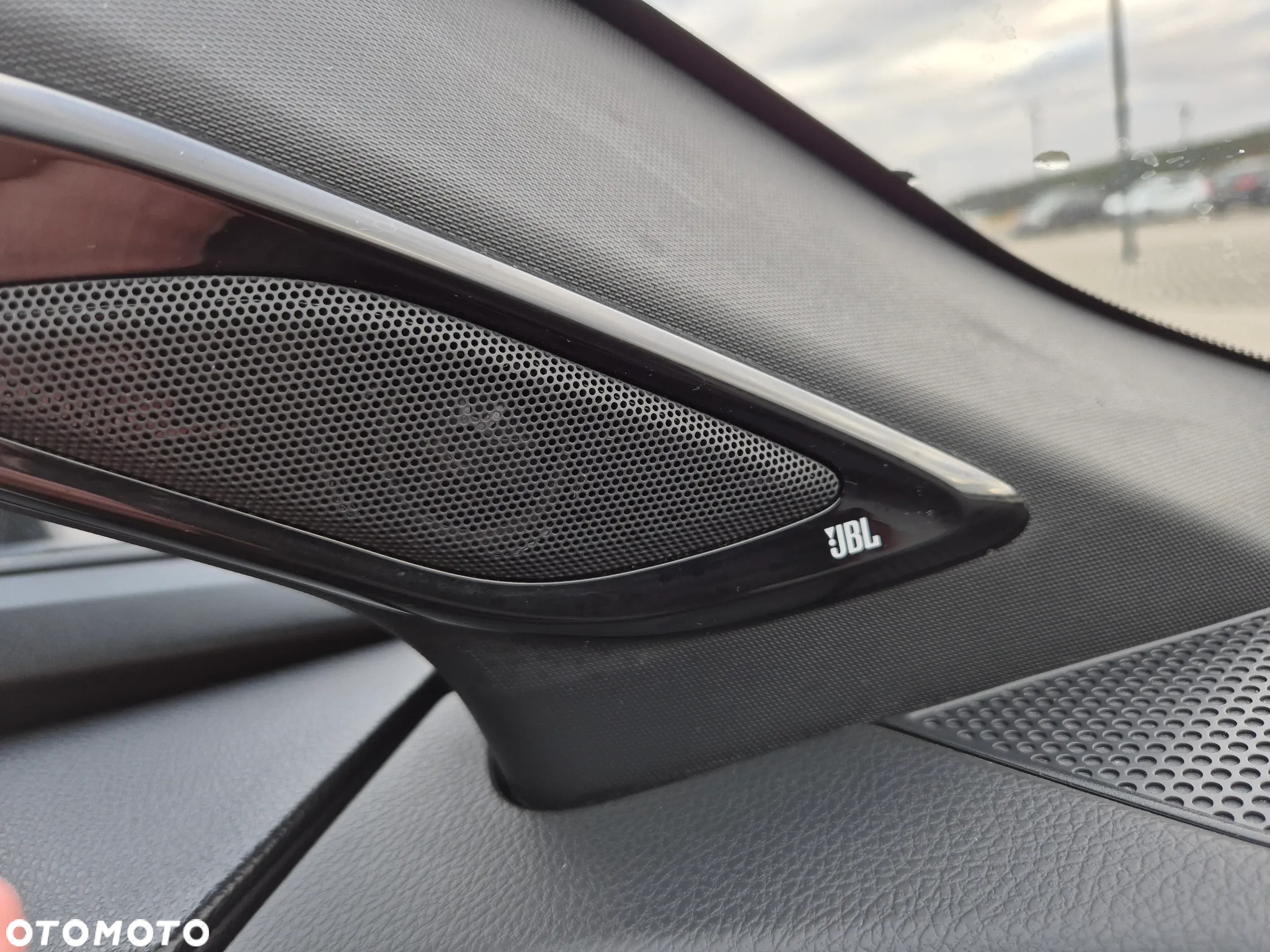 Toyota C-HR ver-1-8-hybrid-executive - 26