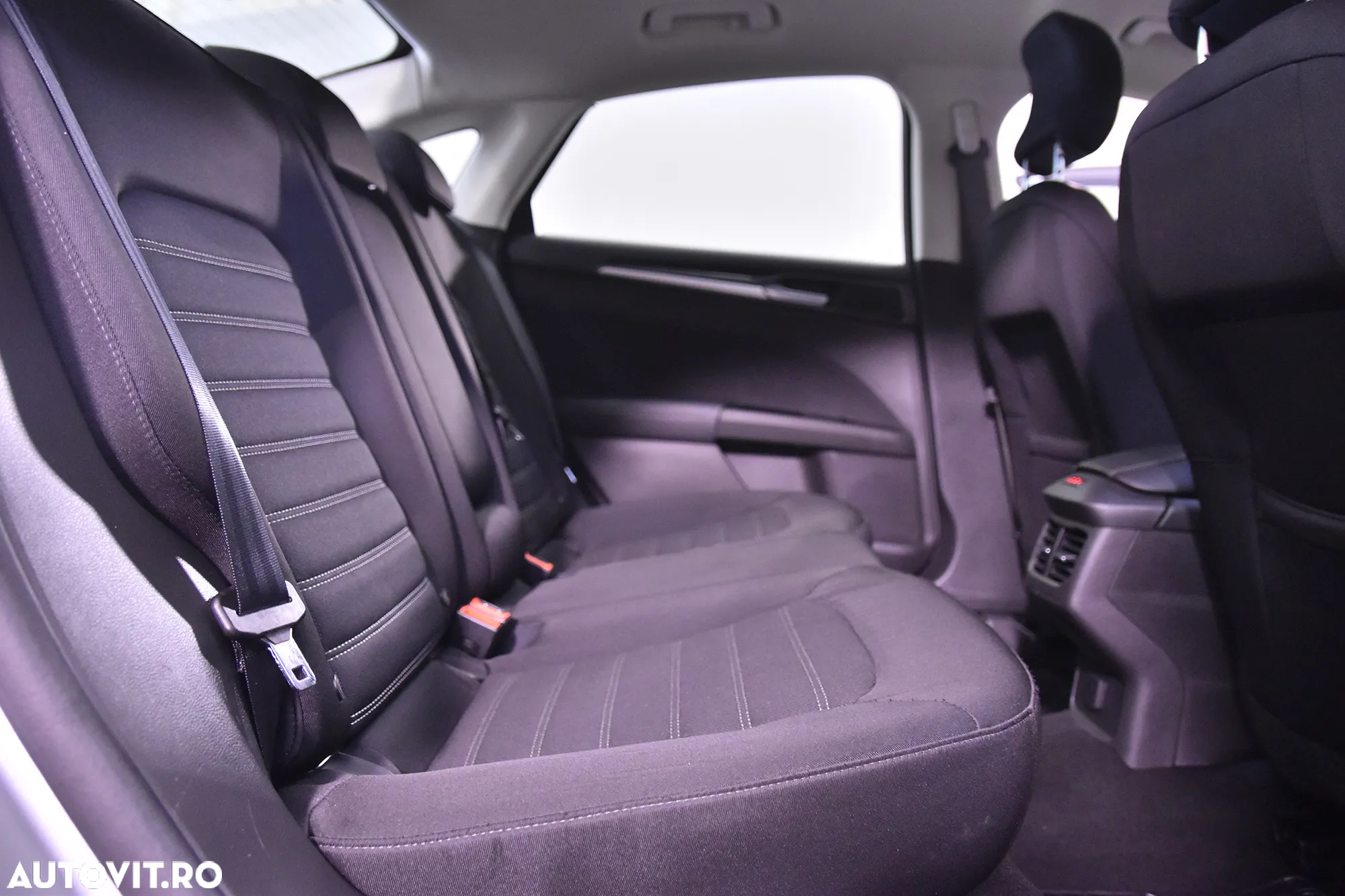 Ford Mondeo - 12