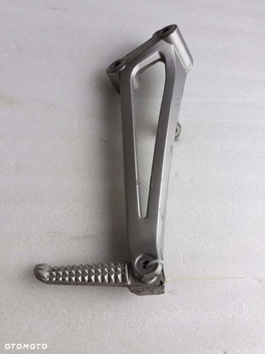 YAMAHA R1 RN22 SET PASAŻERA PRAWY PODNÓŻEK - 1