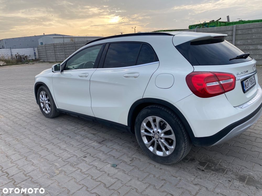 Mercedes-Benz GLA 250 4-Matic - 9
