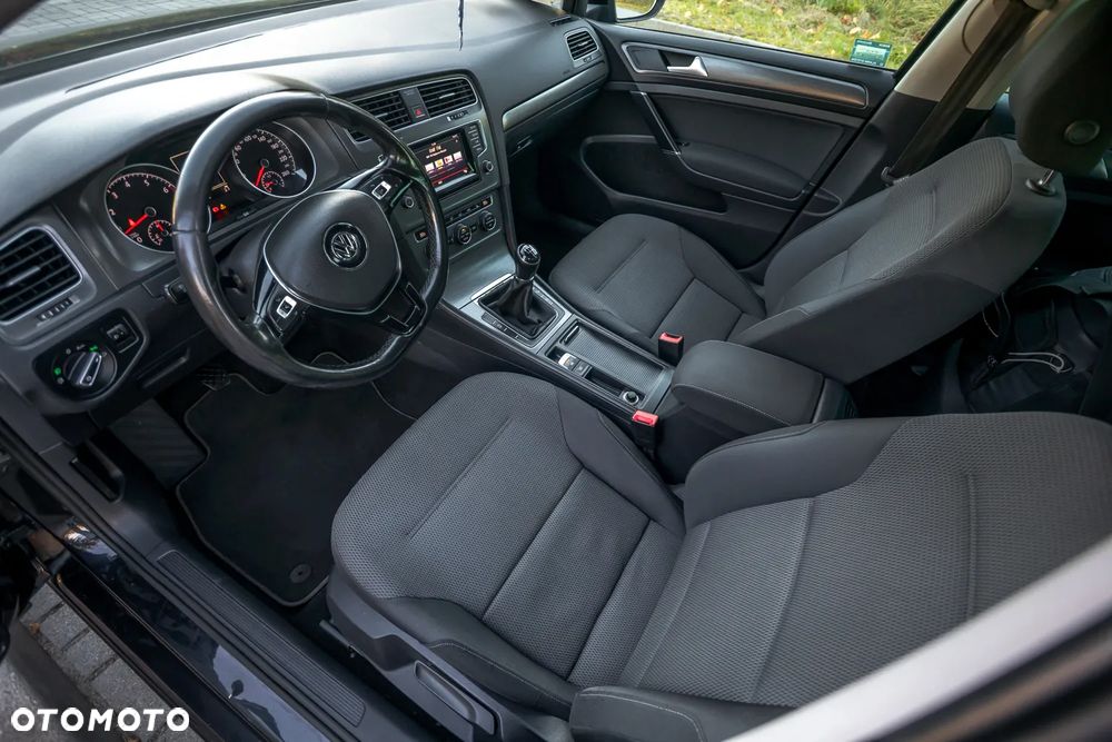 Volkswagen Golf - 19
