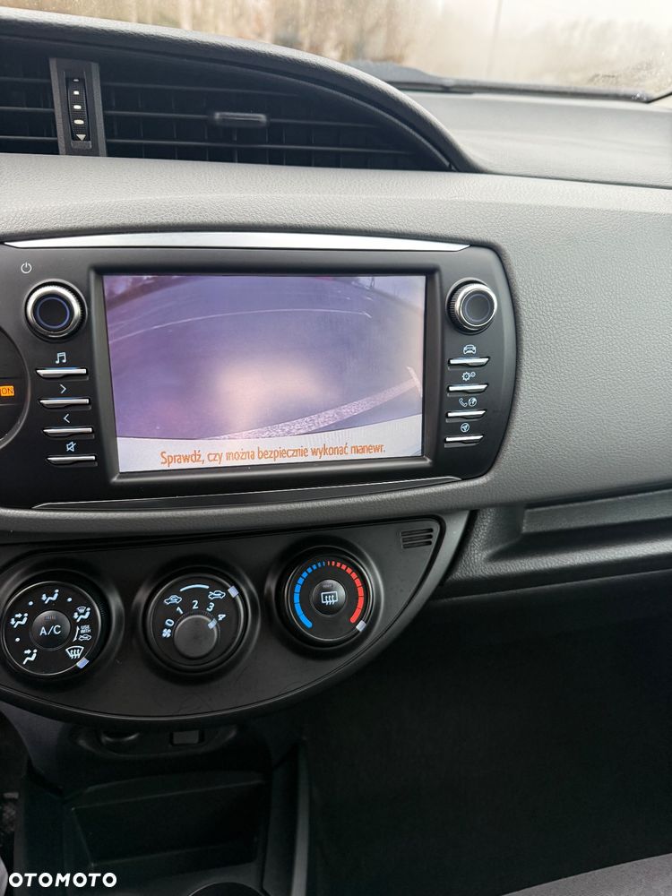 Toyota Yaris 1.5 Premium - 14