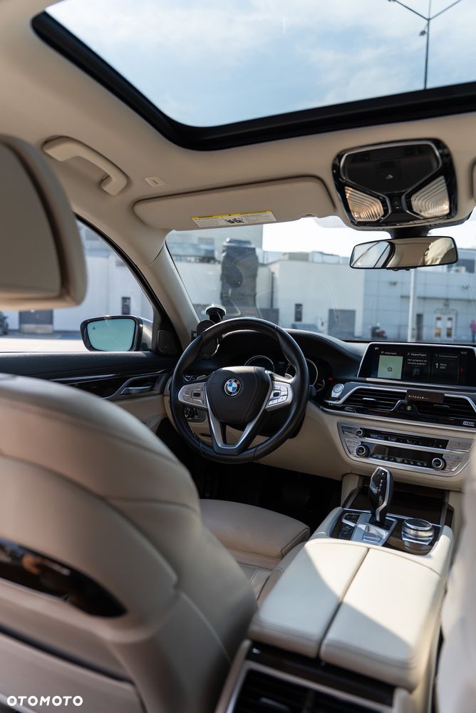 BMW Seria 7 - 16