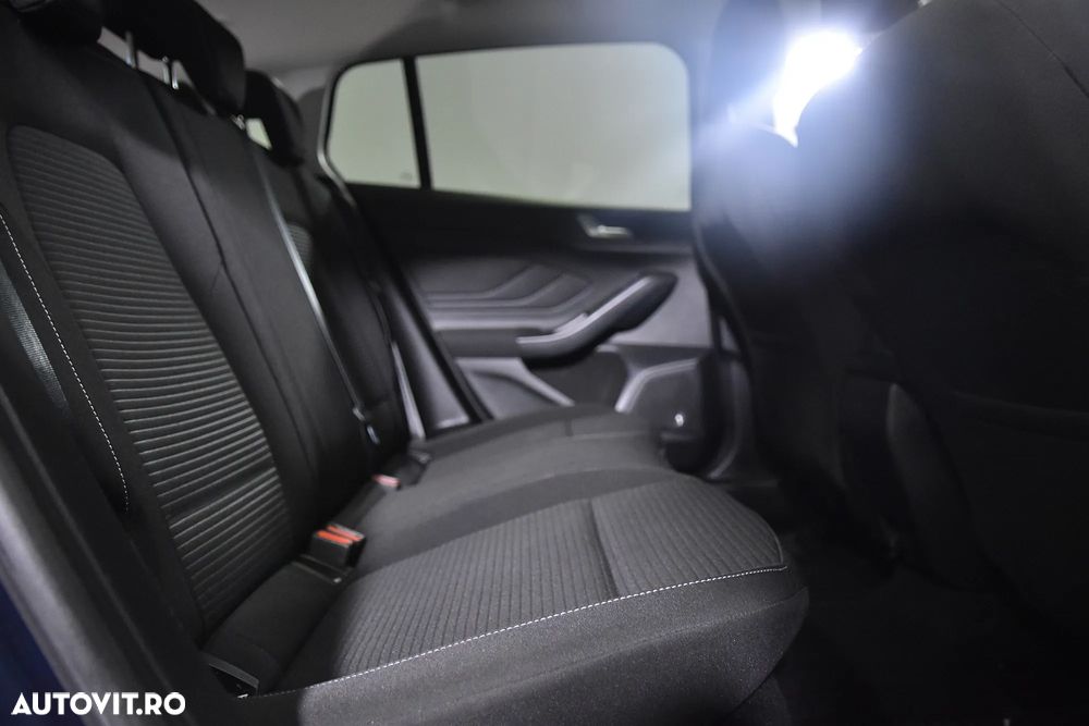 Ford Focus - 13