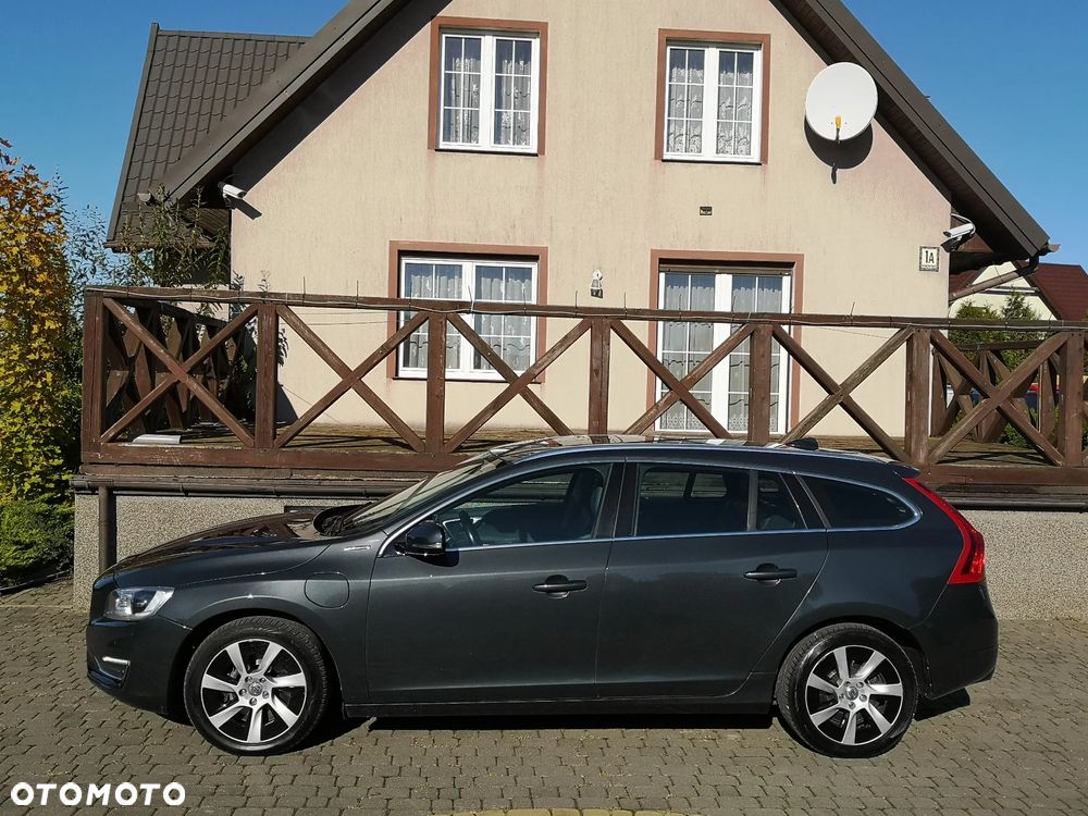 Volvo V60 D6 AWD Plug-in Hybrid Summum - 7
