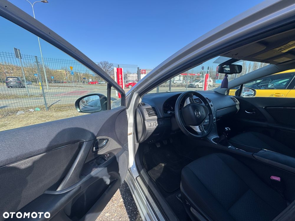 Toyota Avensis 2.2 D-4D Prestige - 16