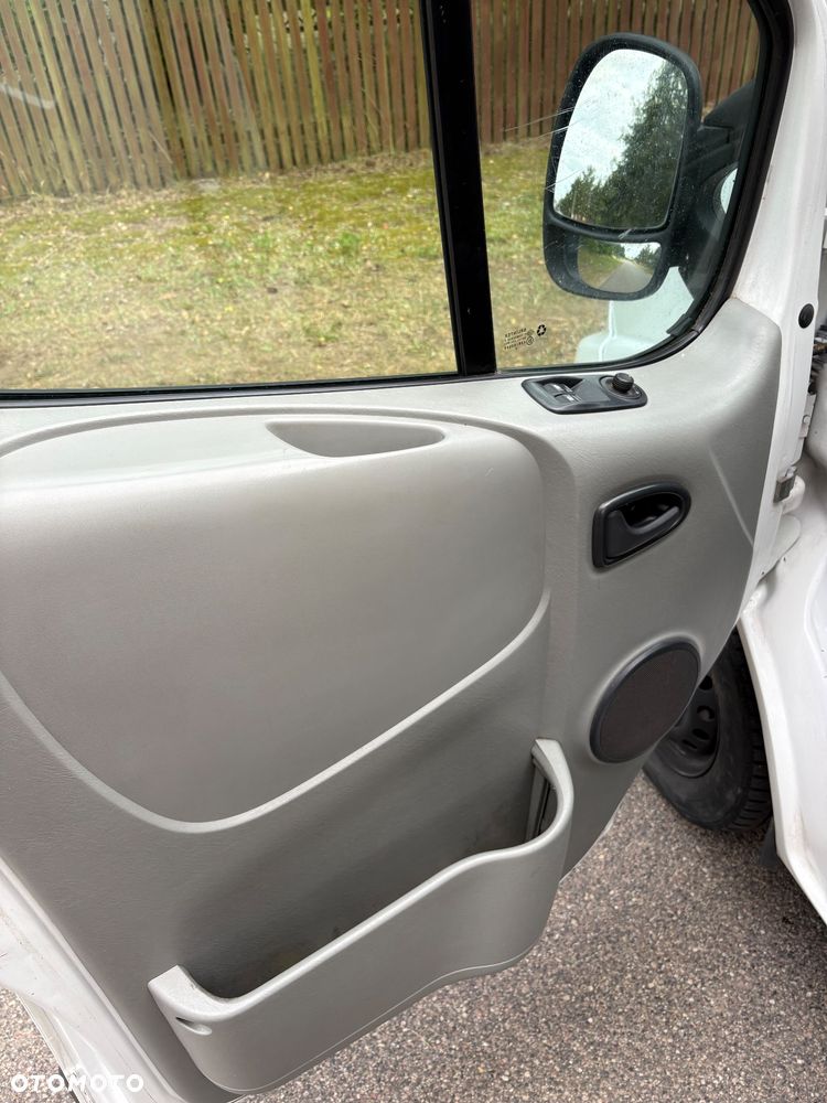 Renault trafic - 13