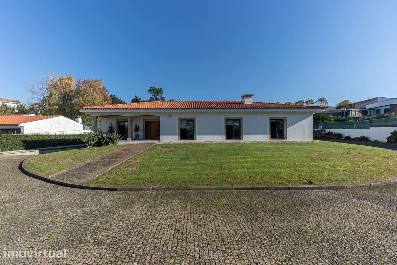 UM REFÚGIO PRIVADO A MINUTOS DO PORTO -QUINTA T4+1, ALFENA C/ 4.500 m² - Grande imagem: 2/28