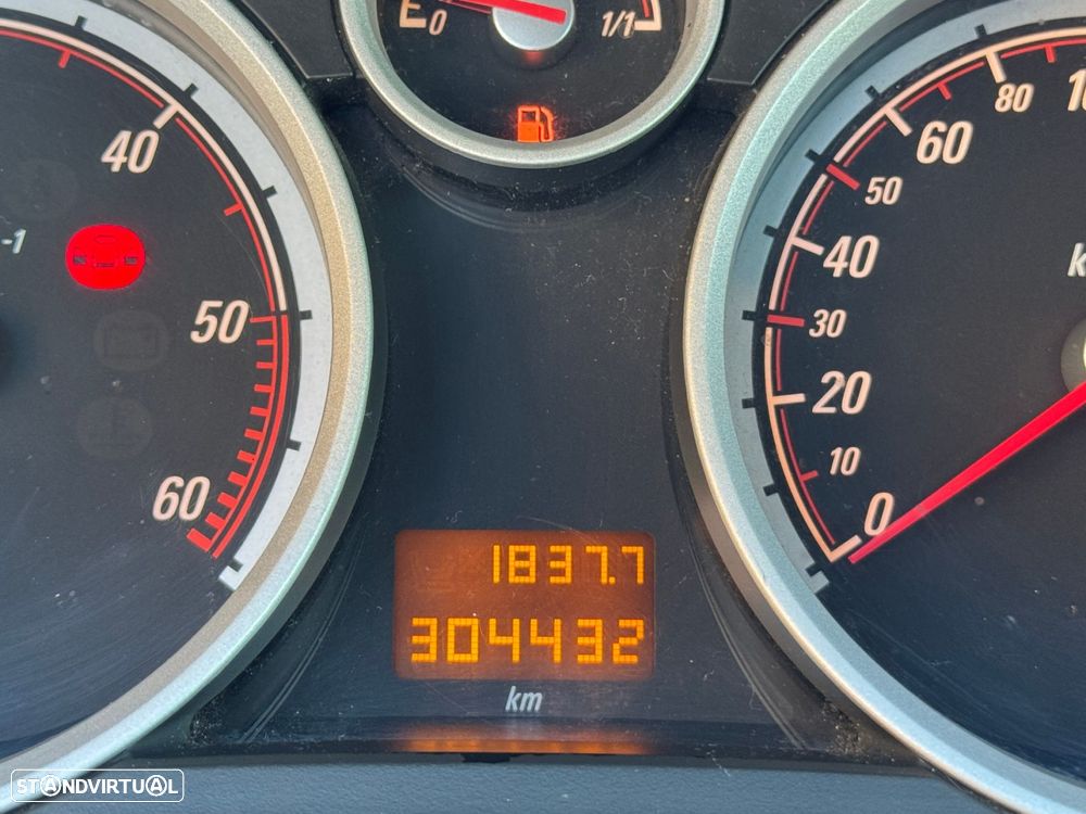 Opel Astra GTC 1.3 CDTi - 12