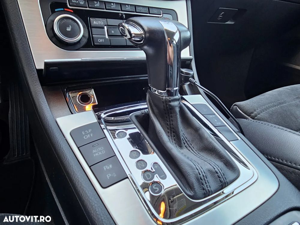 Volkswagen Passat 2.0 TDI DPF DSG Highline - 10