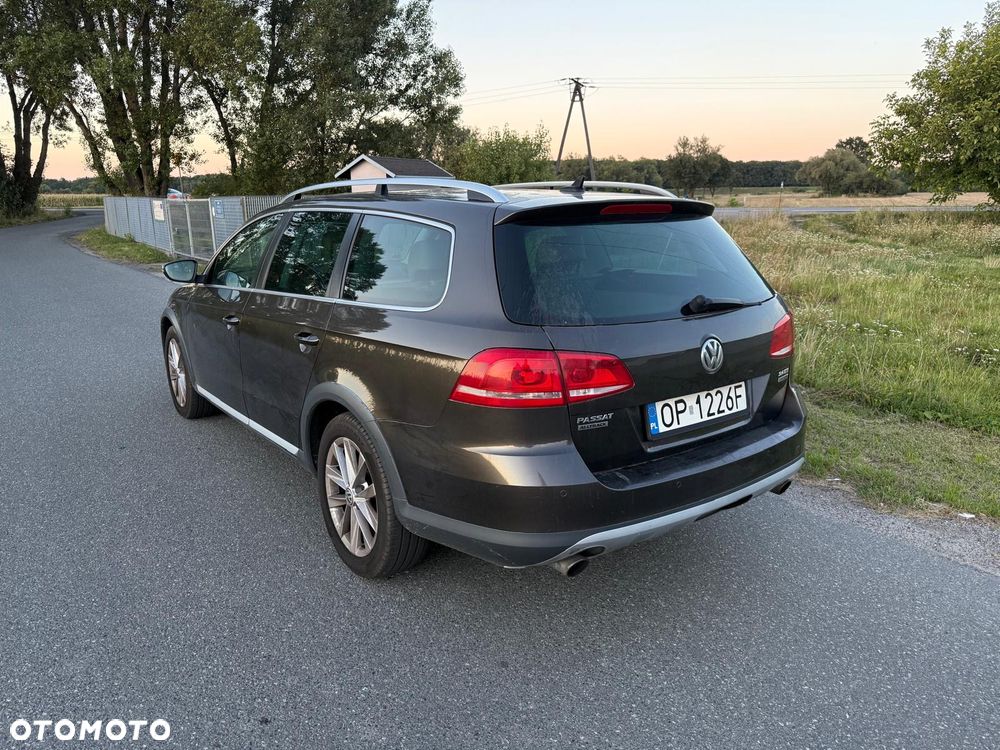 Volkswagen Passat - 4