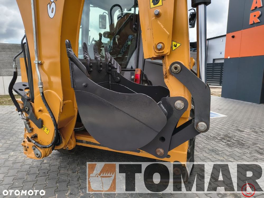 Case 695 SV 2023R - 15