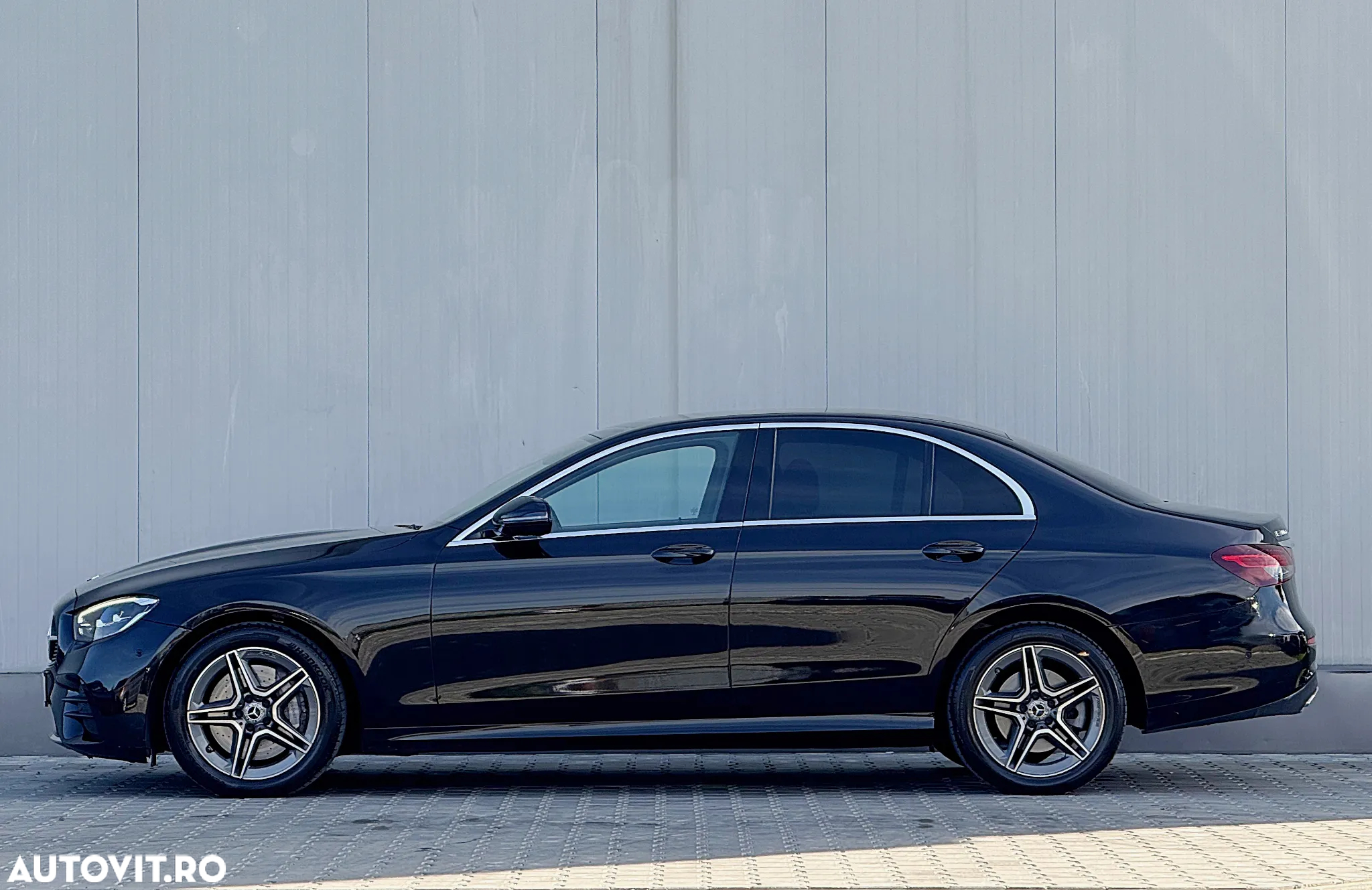 Mercedes-Benz E 300 de 9G-TRONIC AMG Line - 4