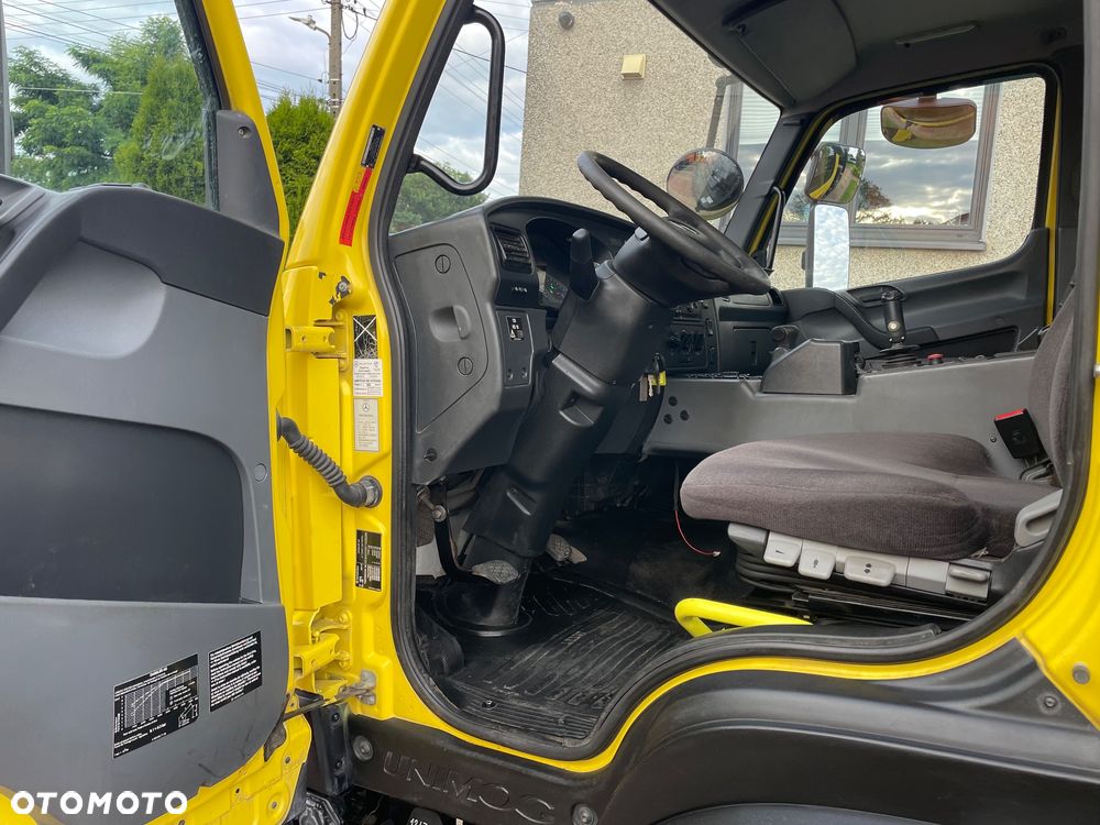 Mercedes-Benz Unimog u 20  pojazd specjalny traktor rolniczy wywrotka pojazd komunalny zimowego utrzymania dróg - 25